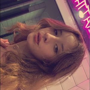 Meet your Posher, Chloe